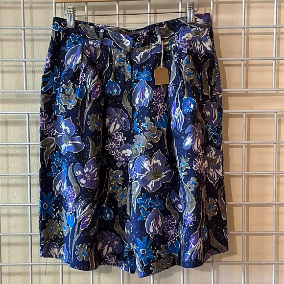 Vintage linen floral print Bermuda shorts by Collection Point of View - Picture 1 of 7